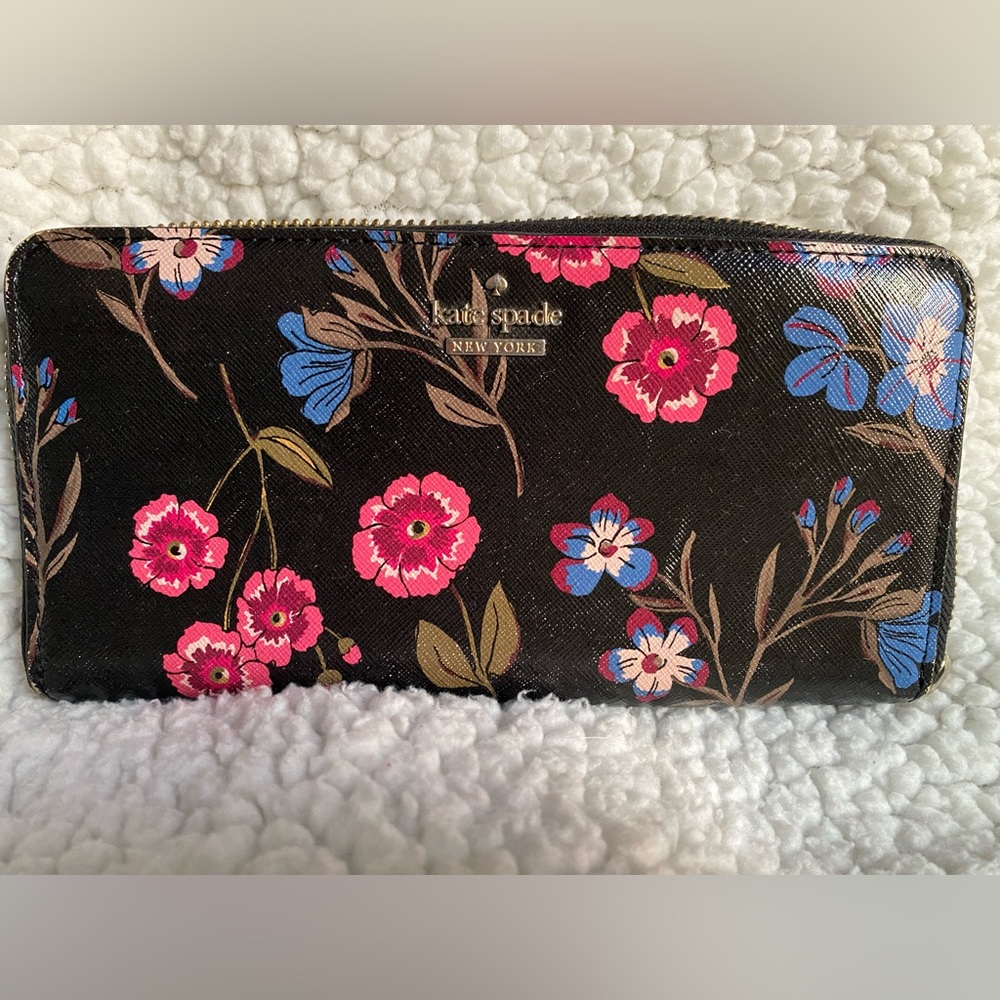 Kate Spade floral wallet